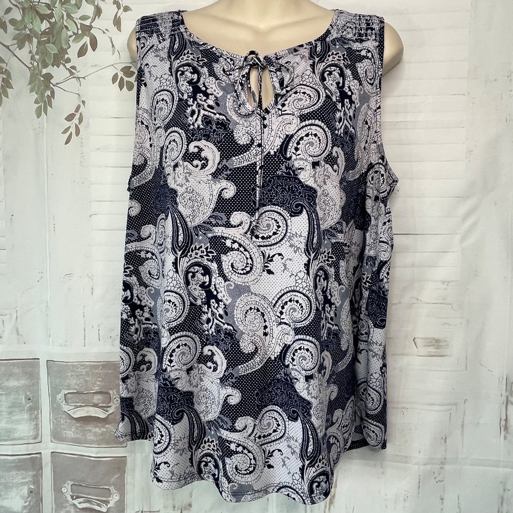 SJS Womens Blue White Paisley Sleeveless Tie Front Tank Top Sz. XL X Large Used